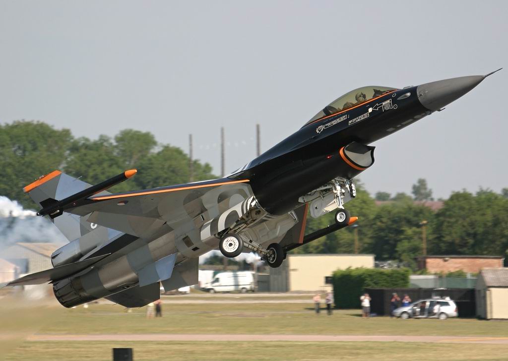  HQ- Lockheed Martin F-16 Fighting Falcon